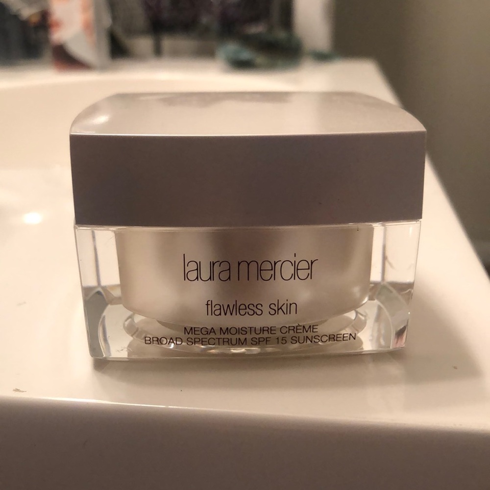 Laura Mercier flawless skin moisturizer